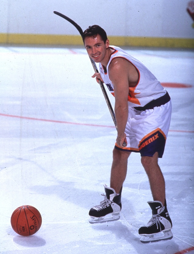 Steve Nash Through the Years Photo Gallery | NBA.com