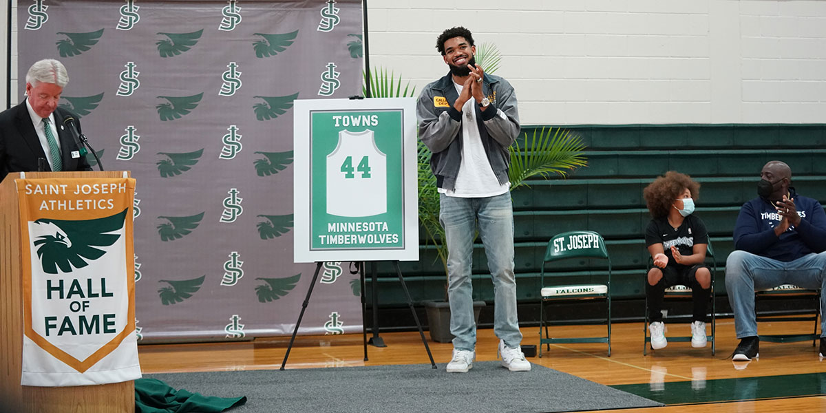 Towns Inducted Into High School Hall of Fame