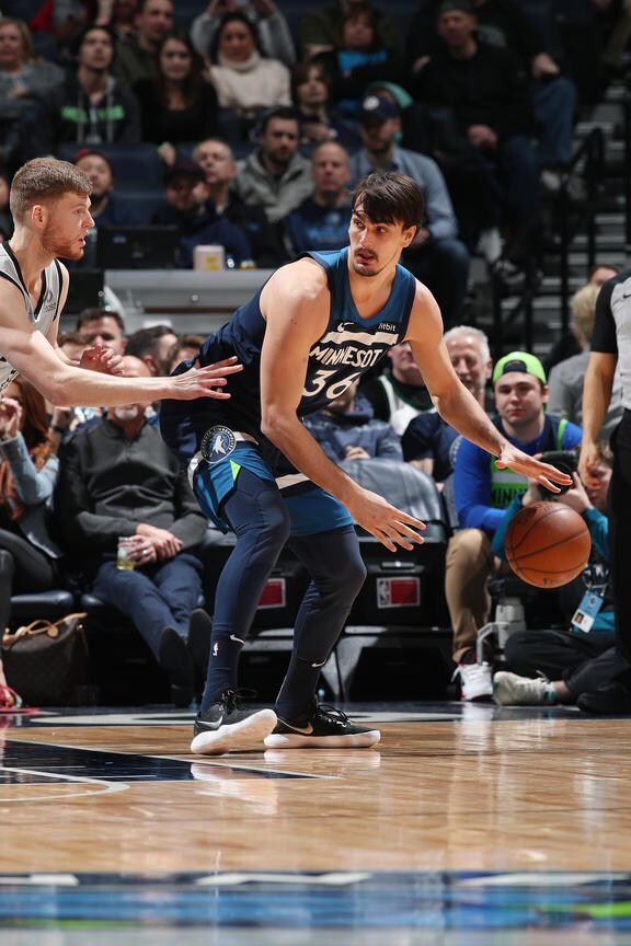 Gallery Wolves vs. Spurs Photo Gallery