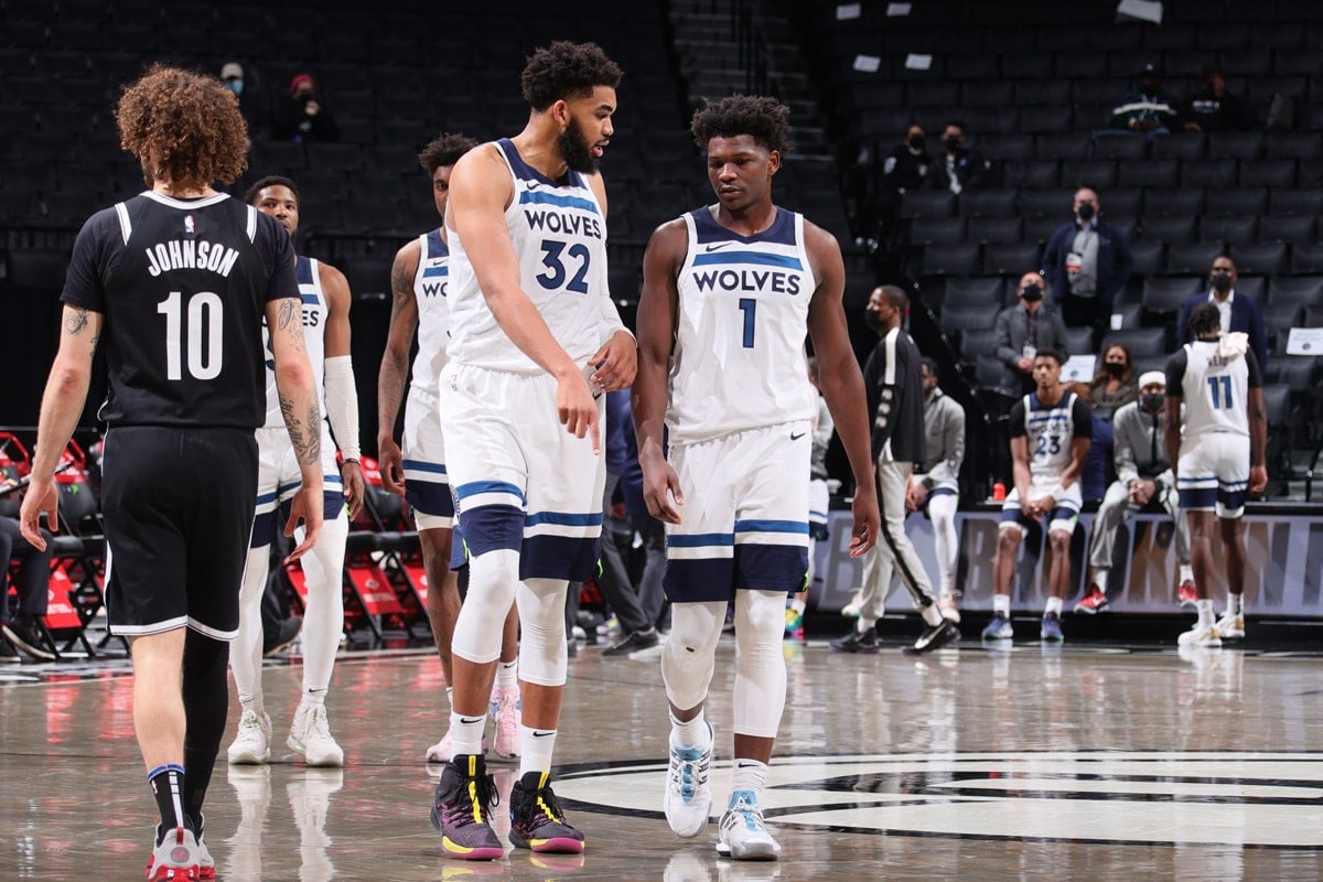 Photos Wolves at Nets Photo Gallery