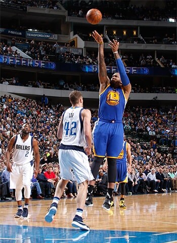 Photos: Warriors at Mavericks - 3/18/16 Photo Gallery | NBA.com