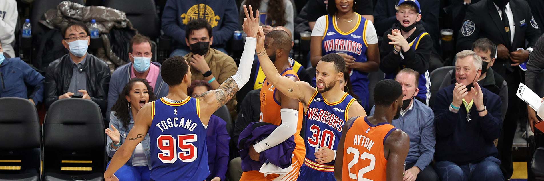 warriors-extend-home-winning-streak-to-11-games-after-win-over-suns-nba-com