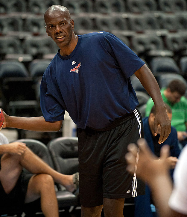 Classic Warriors: Tyrone Hill Golden State Warriors