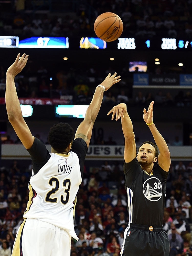 Warriors Guard Stephen Curry Named 2015-16 Kia NBA Most Valuable