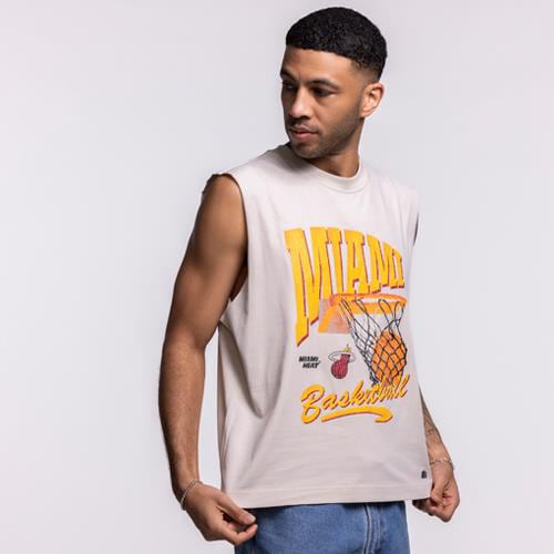 Model in Court Culture sleeveless tee