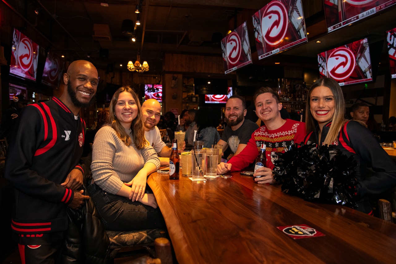 Benchwarmers Stockbridge: Michelob ULTRA Bar Network Watch Party ...