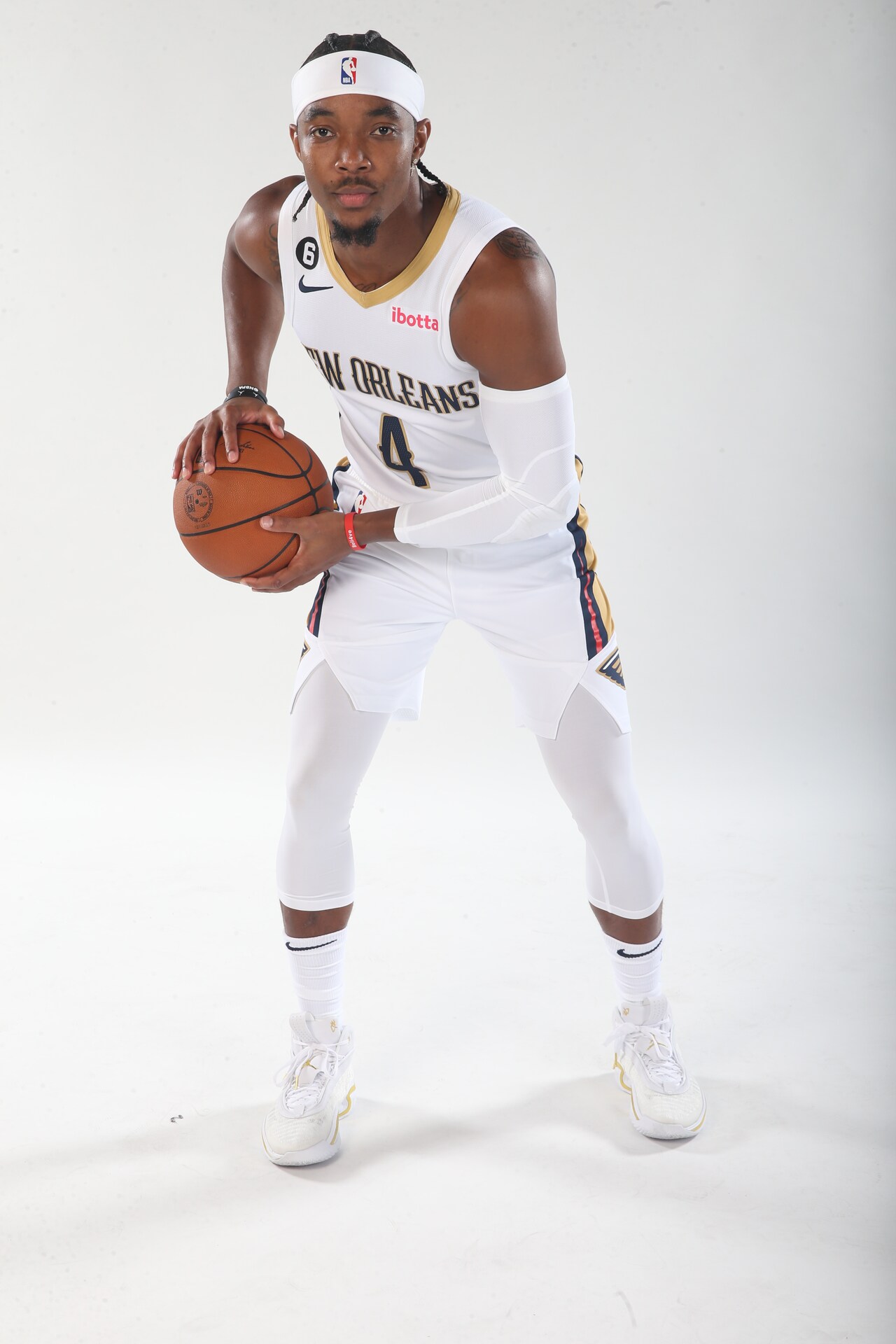 devonte graham pelicans jersey