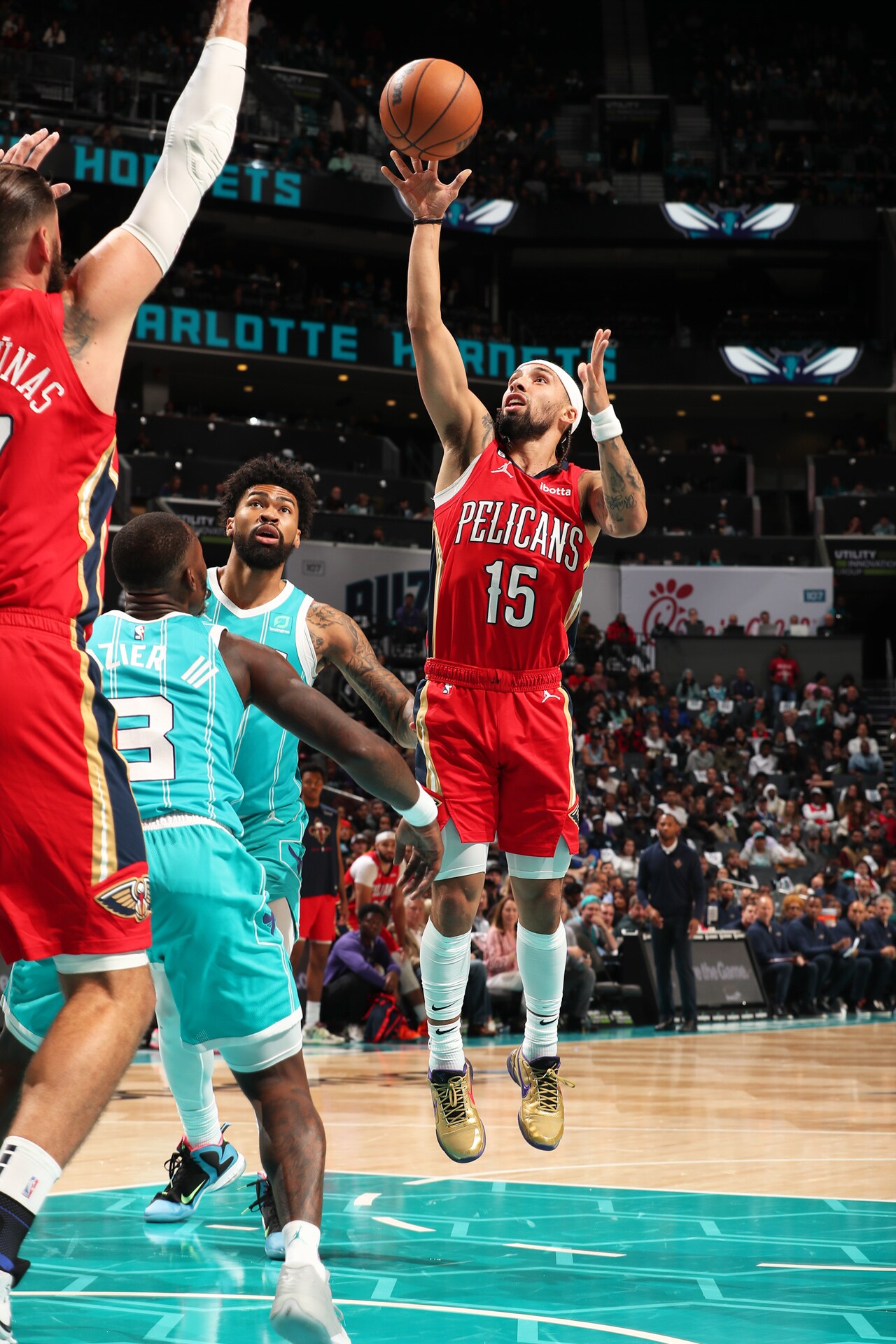 Photos vs. Pelicans Game Action 10/21/2022 Photo Gallery