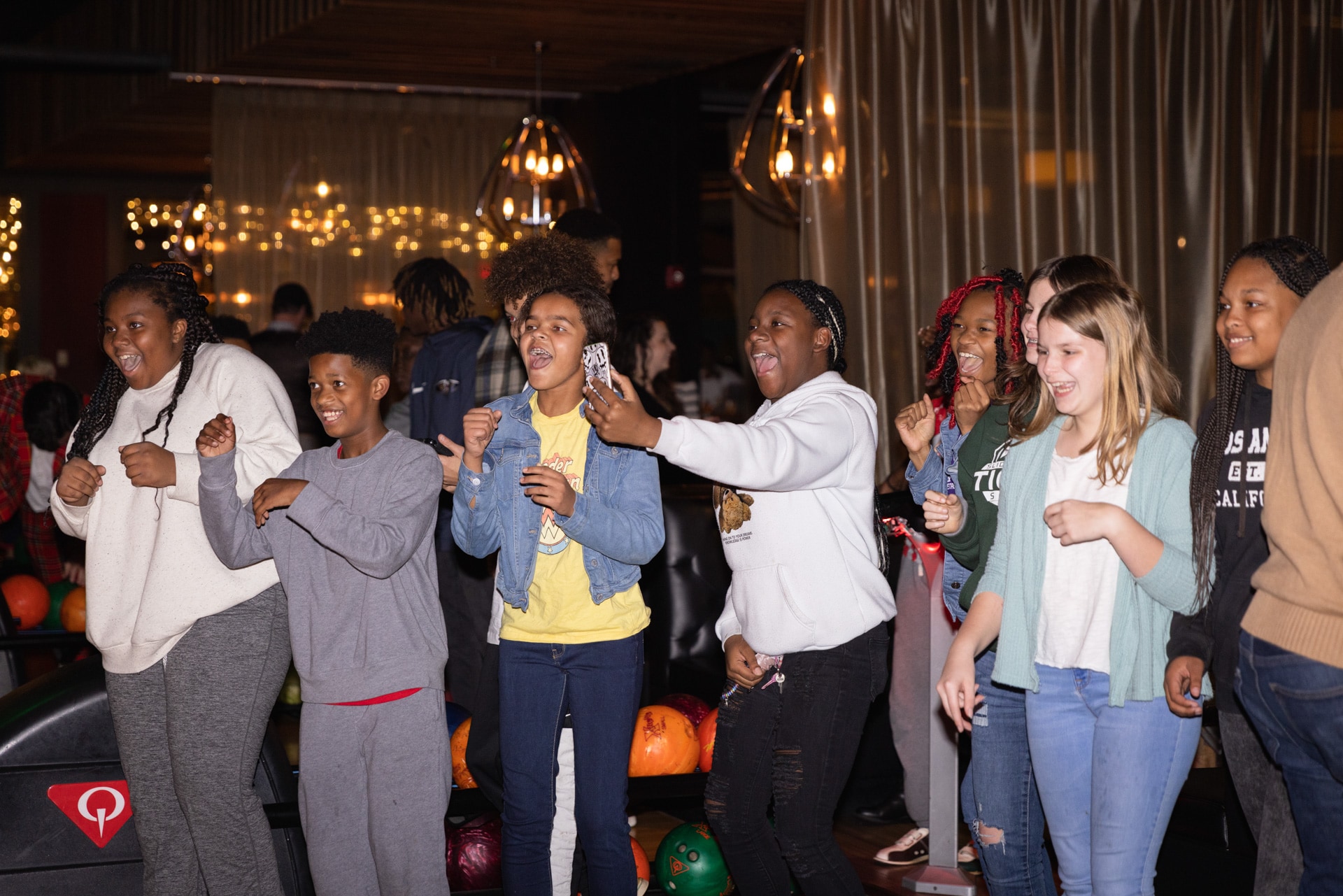 Photos CJ McCollum hosts teens from the Boys and Girls Club for his