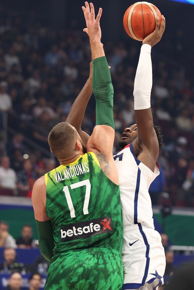 Photos: Ingram and Valančiūnas go head-to-head as Lithuania 