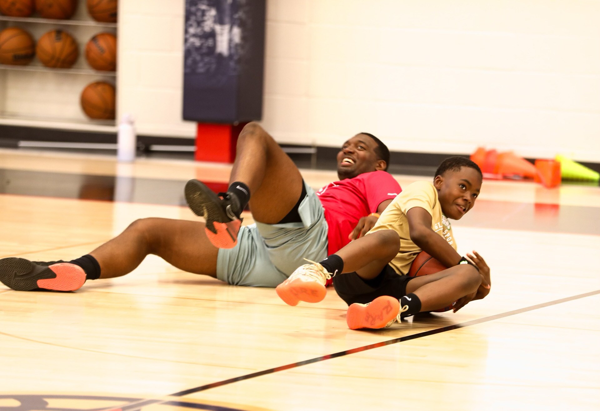 Photos Steve Gleason, Pelicans host youth basketball camp Photo
