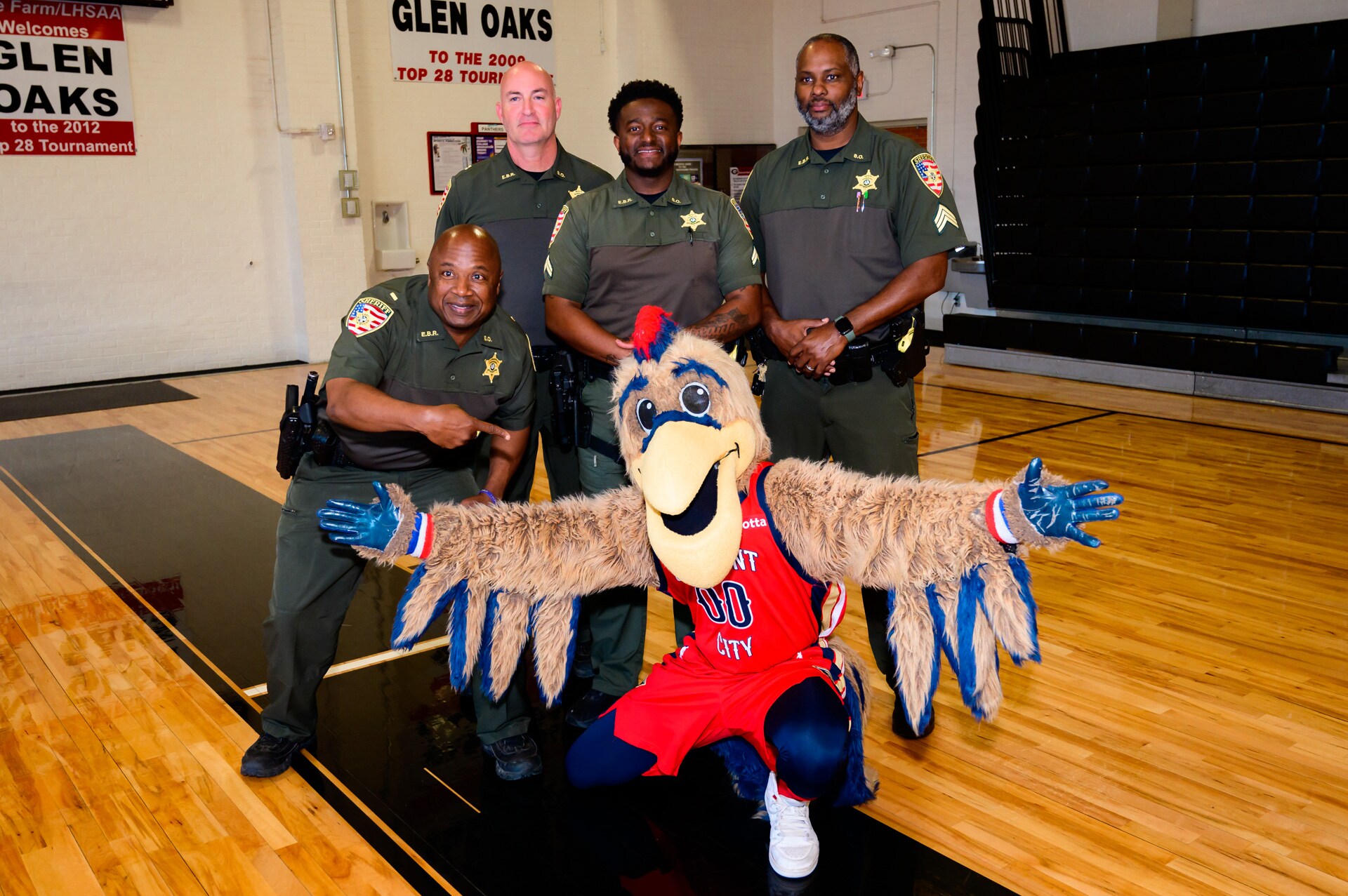 Photos: Jeremiah Robinson-Earl and his father gift basketball shoes to ...