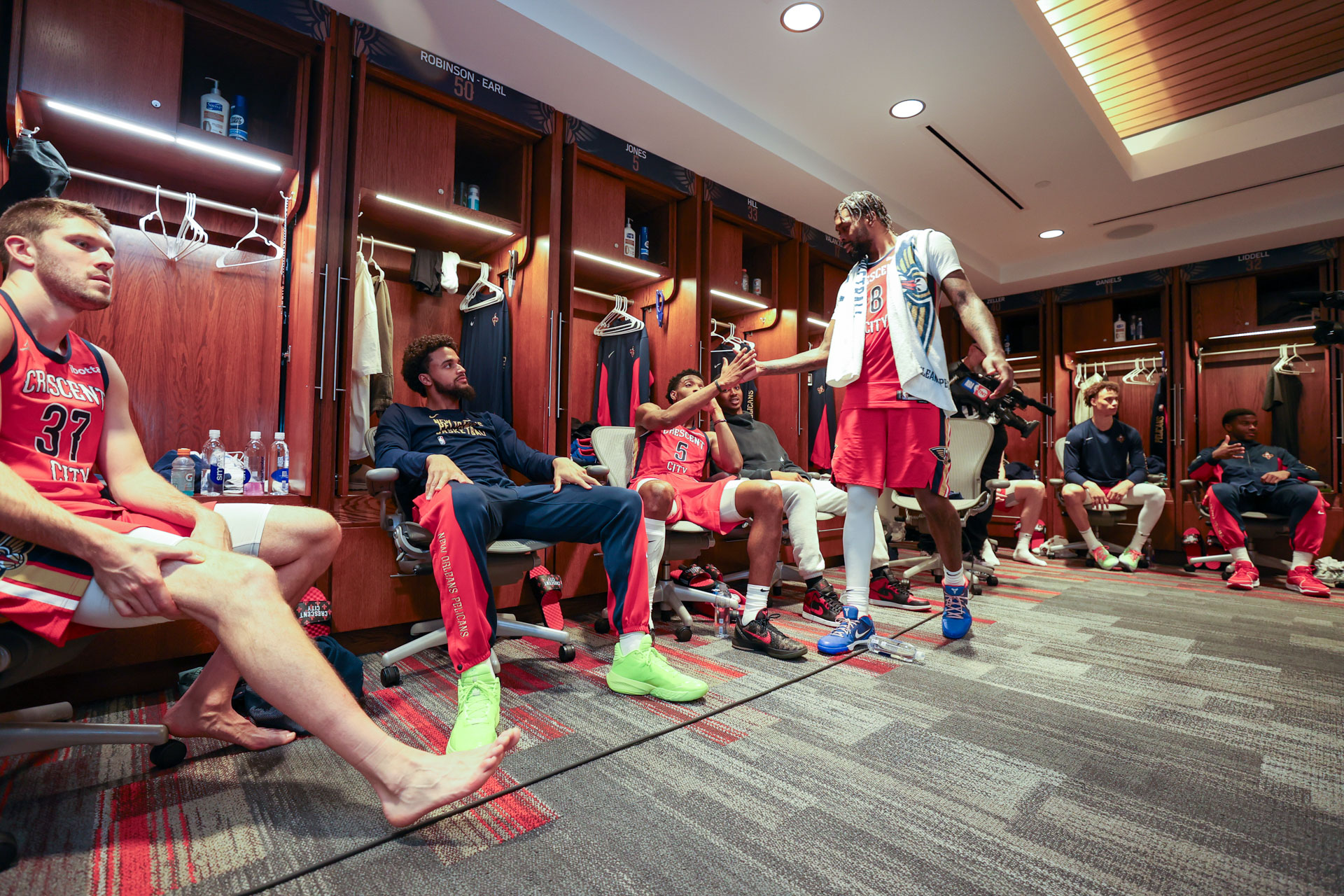 Nba Changing Room Photos: Pelicans vs. Kings NBA Play-In Tournament | Locker Room ...