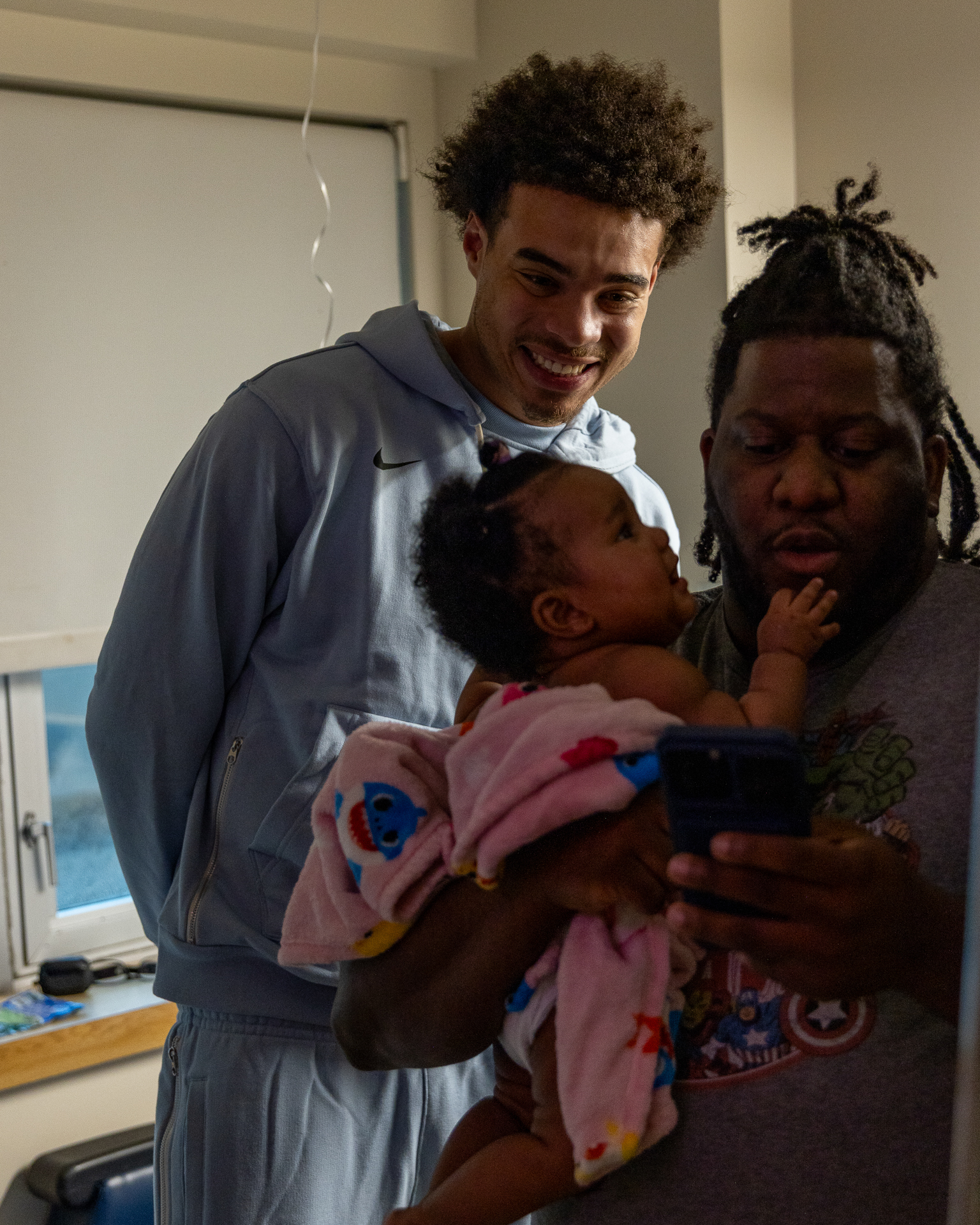 Photos: Antonio Reeves, Keion Brooks Jr., Lester Quiñones visit Ochsner ...