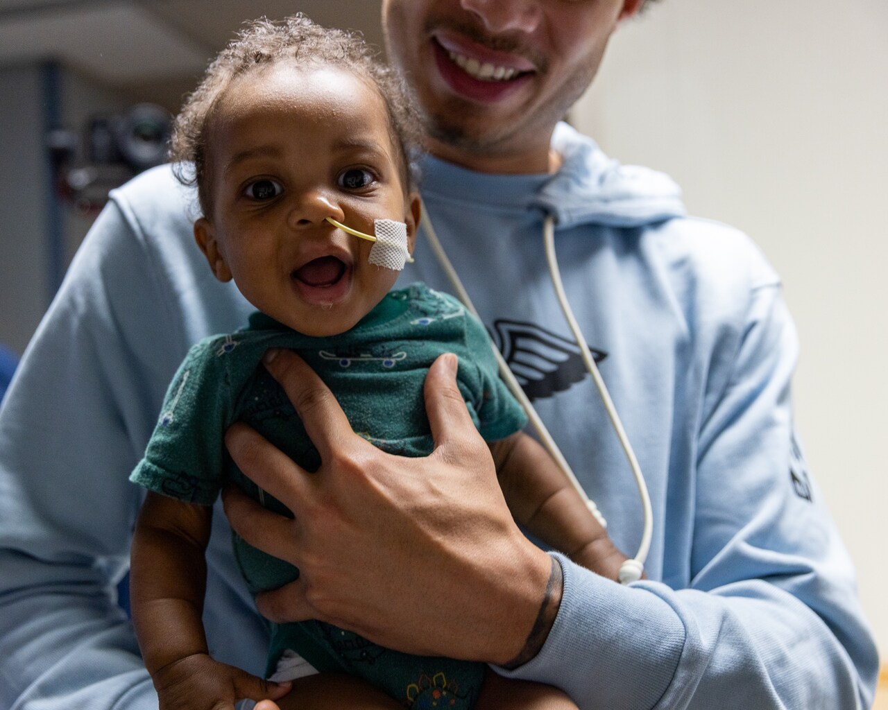 Photos: Antonio Reeves, Keion Brooks Jr., Lester Quiñones visit Ochsner ...