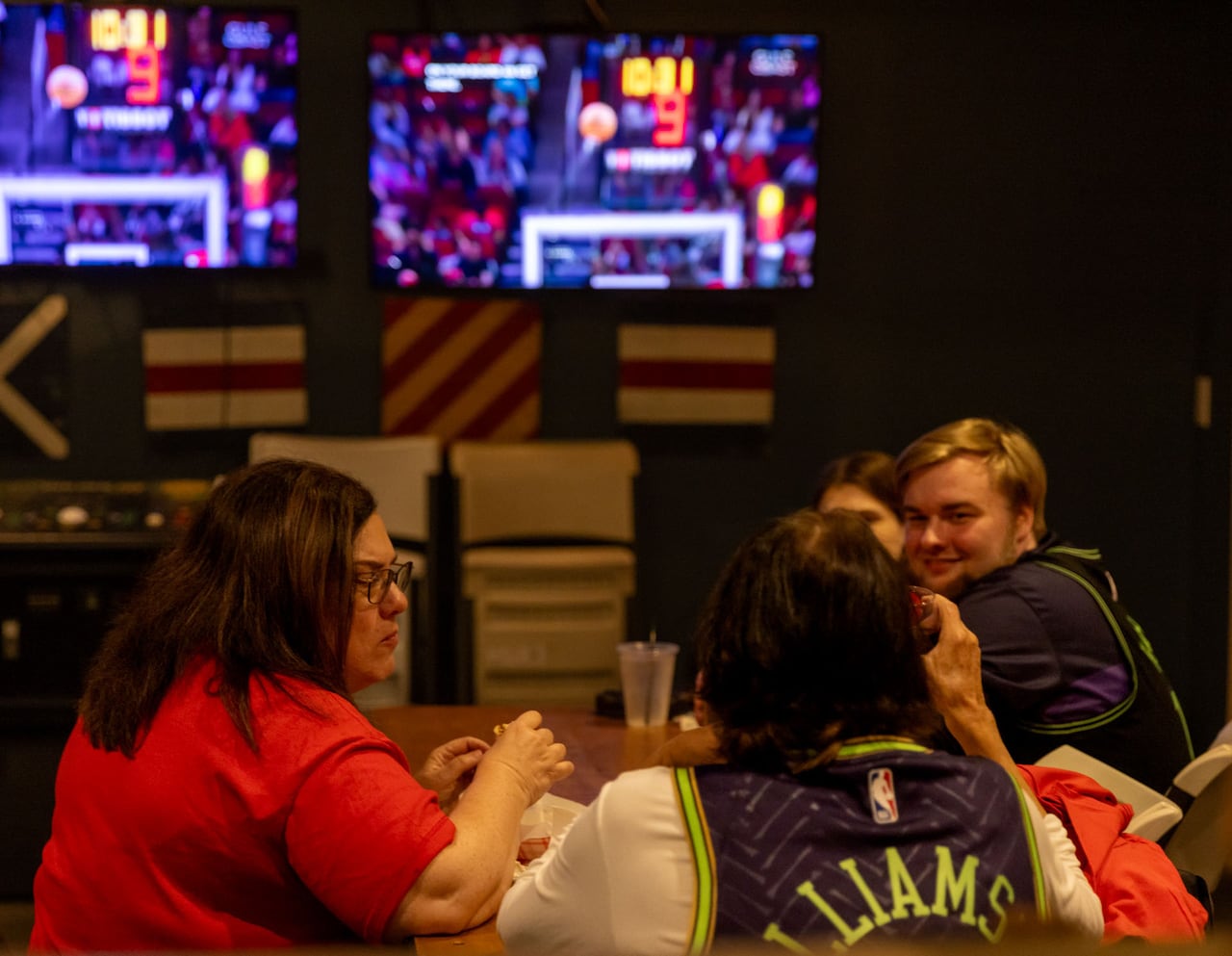 Photos: Pelicans Watch Party at Mid City Yacht Club 3/8/25 | New ...