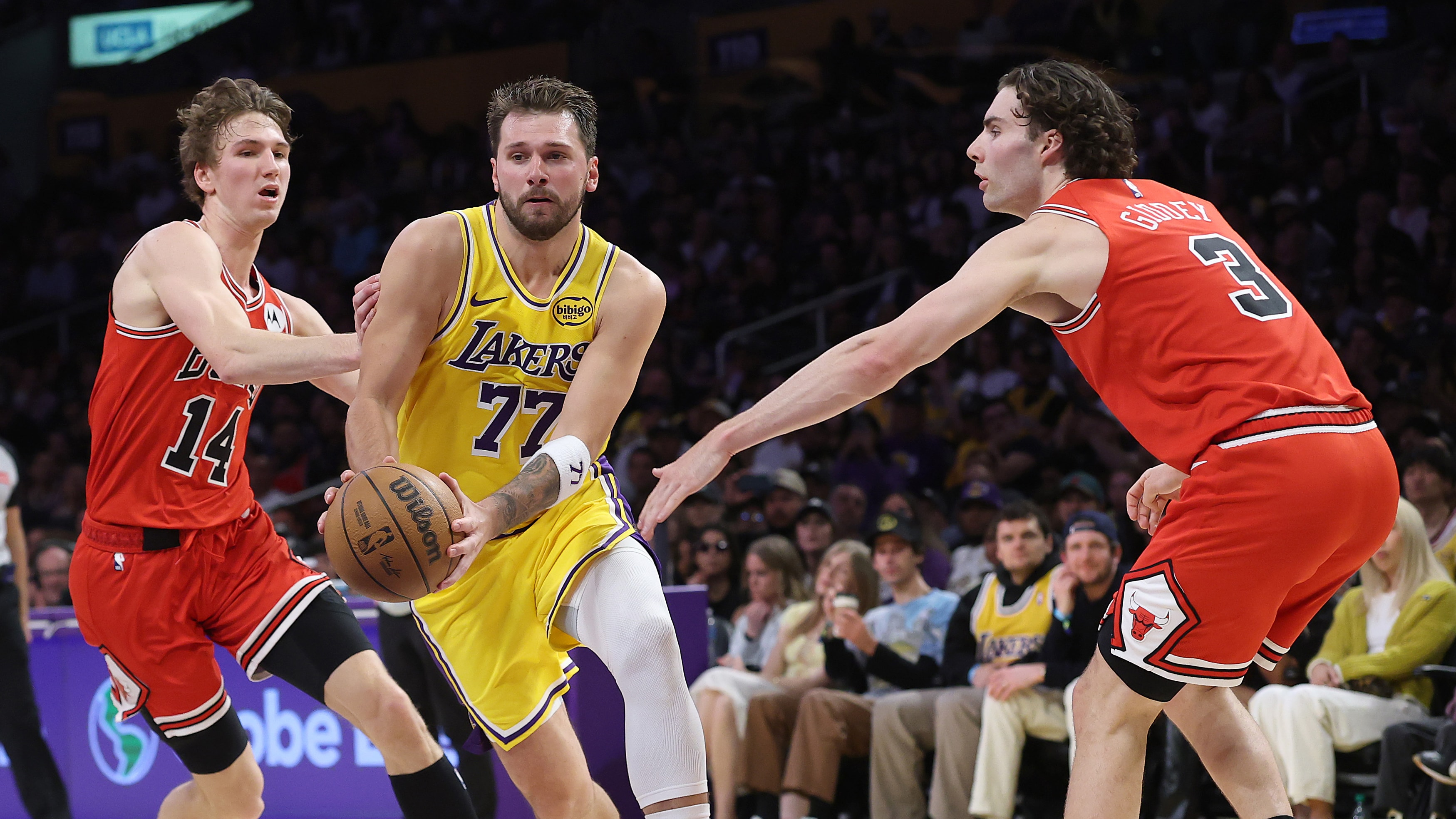 Bulls fall to Lakers 142-130, Luka Doncic drops 51 points in duel with ...
