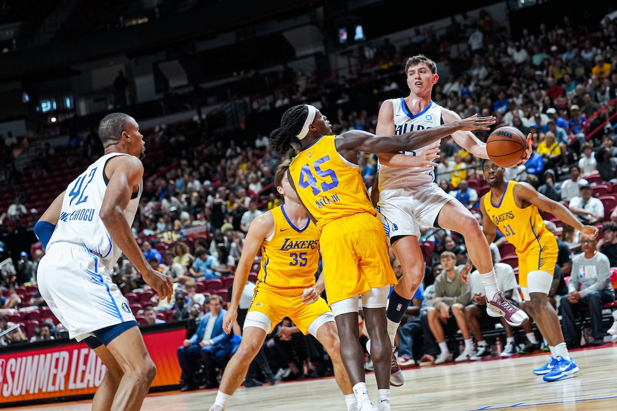 De Larrea's versatility on display during fact-finding mission in summer league