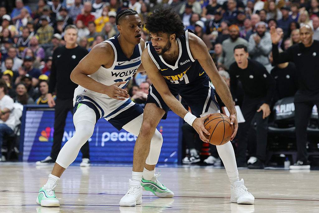 הסיקסרס, ההוקס והנאגטס עם הגב לקיר בחמישי / תומר שנאן