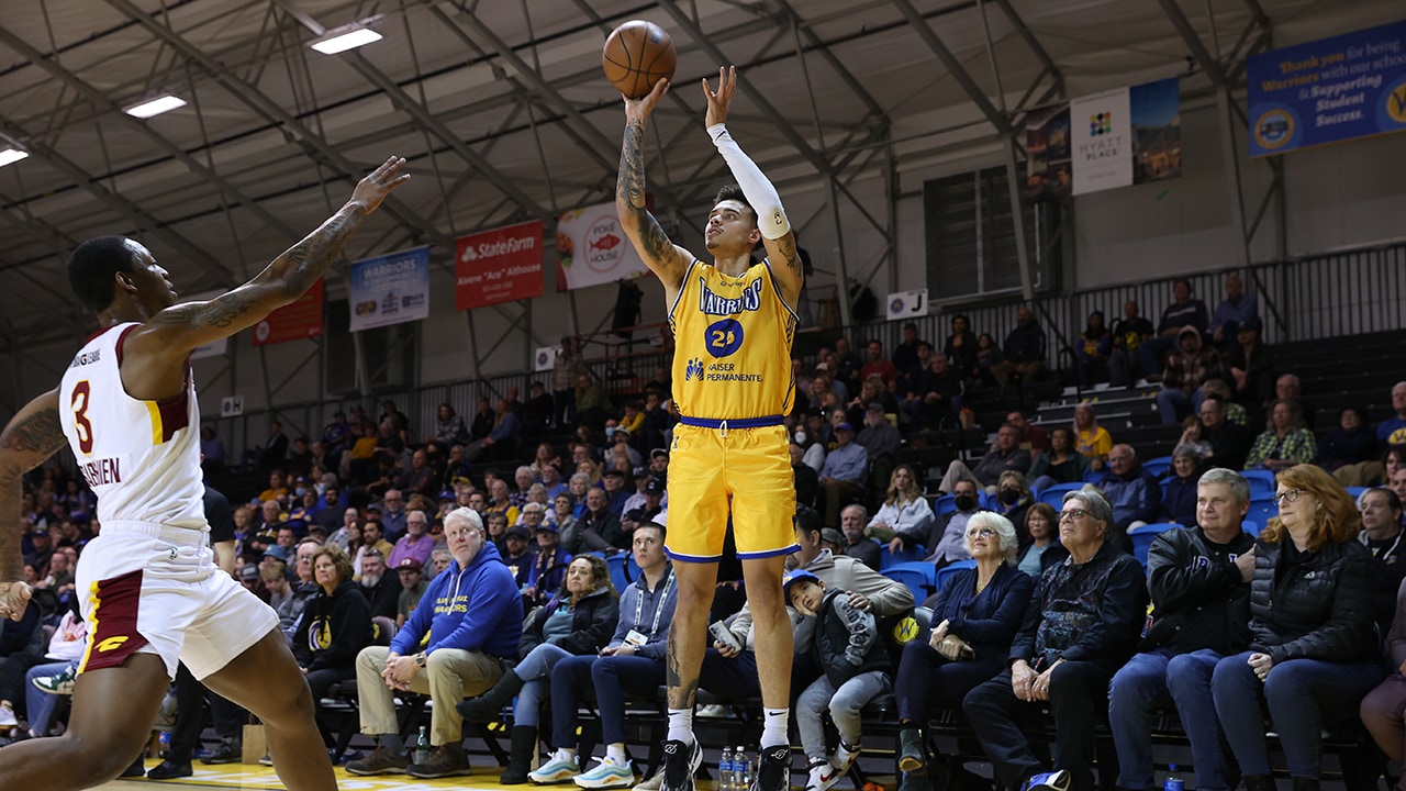 warriors-recall-guard-lester-quinones-from-santa-cruz-nba