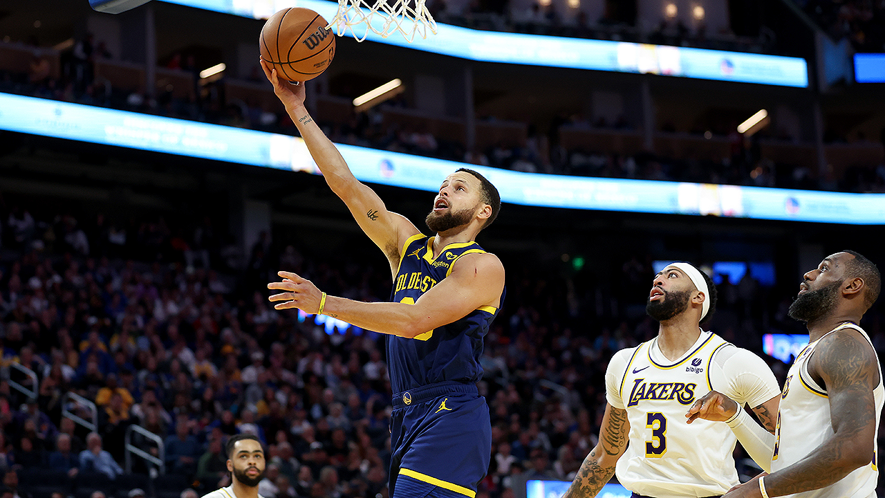 Stephen Curry Leads NBA s Most Popular Jersey List for First Half of Regular Season NBA