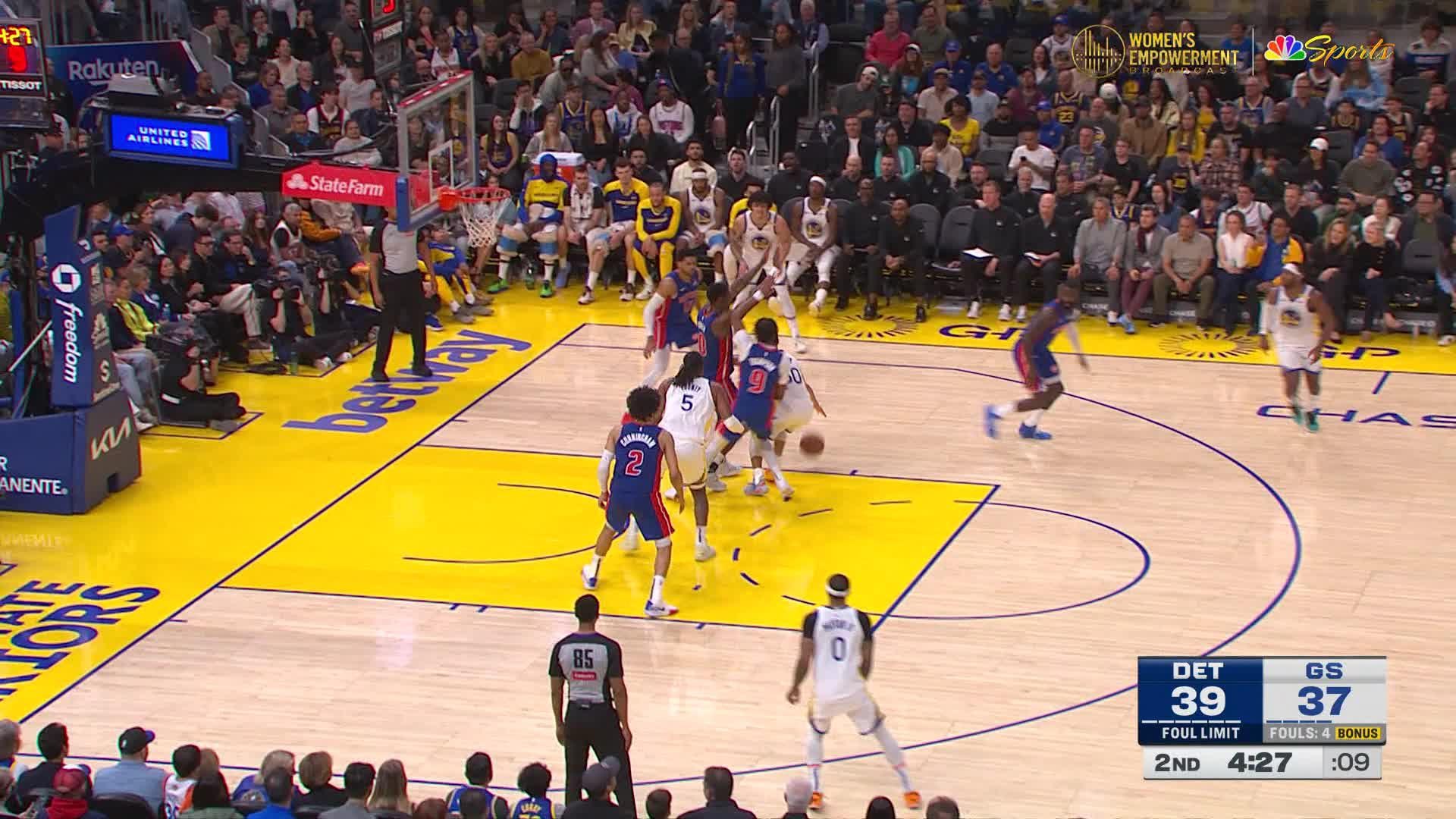 A highlight-reel play by Stephen Curry! | Golden State Warriors