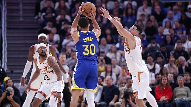 Stephen Curry and Moses Moody Combine for 52 Points, 10 3-Pointers in  Warriors' Bounce Back Win Over Suns