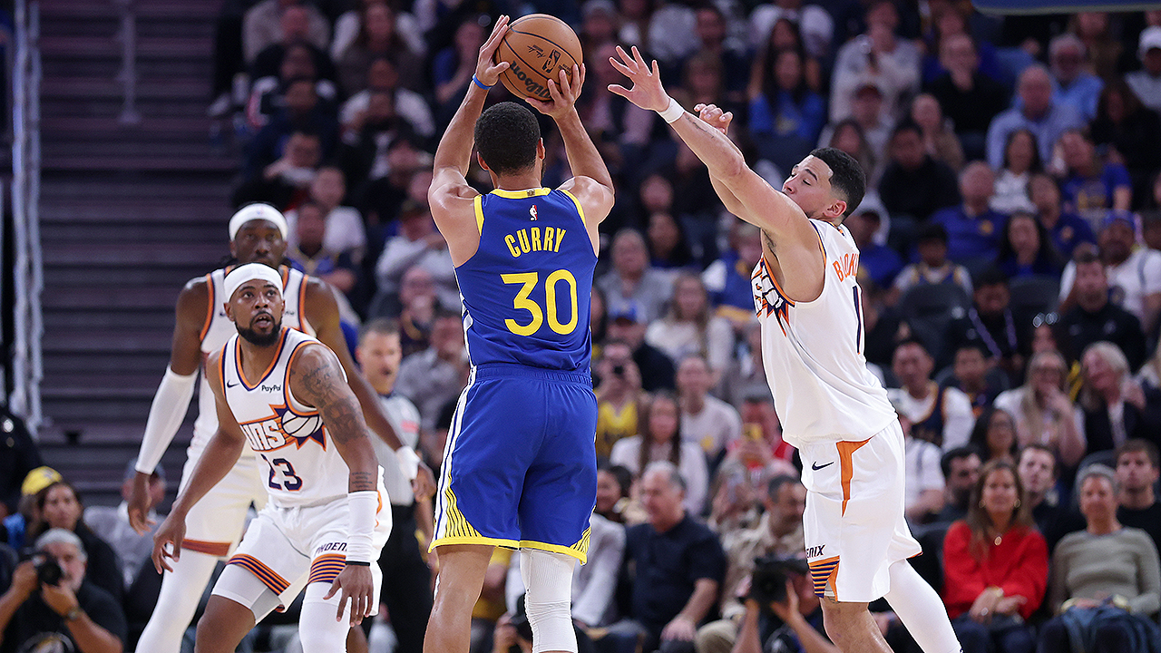 Stephen Curry and Moses Moody Combine for 52 Points, 10 3-Pointers in Warriors' Bounce Back Win Over Suns