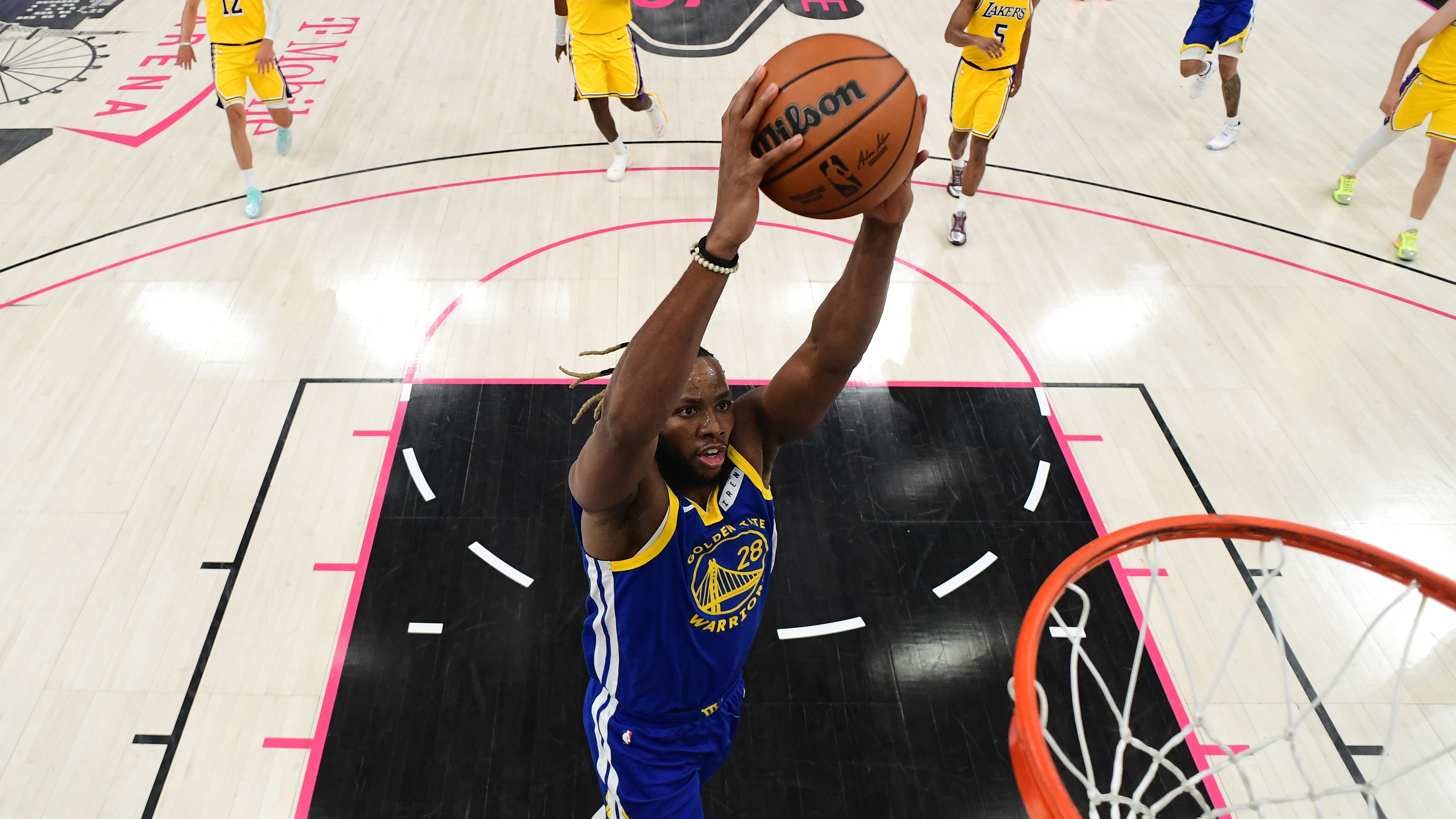 Warriors Overcome 20-Point Deficit to Beat Lakers