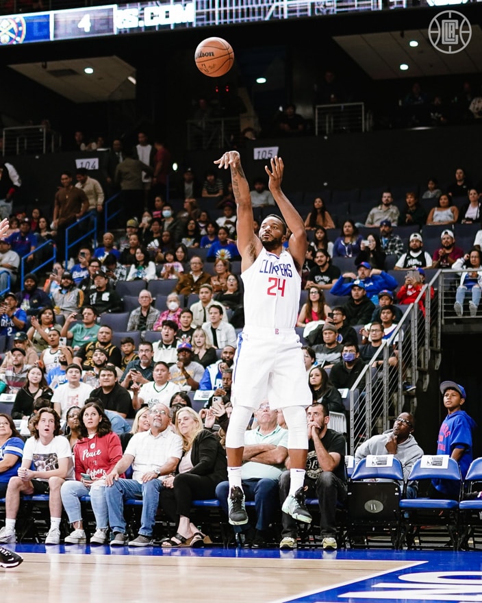 Gallery Clippers vs Denver Nuggets (10.12.22) Photo Gallery