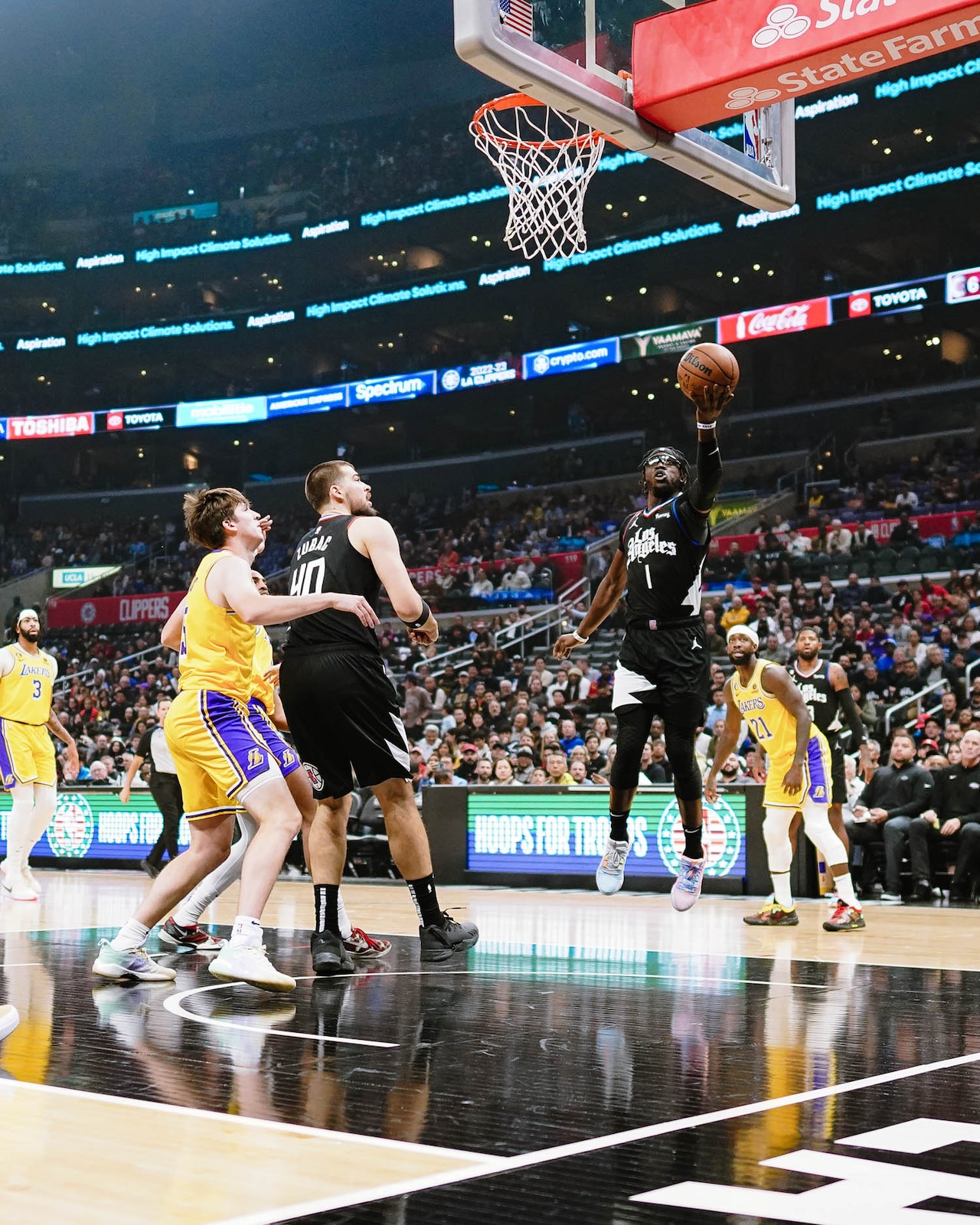 Gorgeous Los Angeles Clippers Vs Los Angeles Lakers Injury Report: Who's Playing, Injured And Questionable Players Background Photography