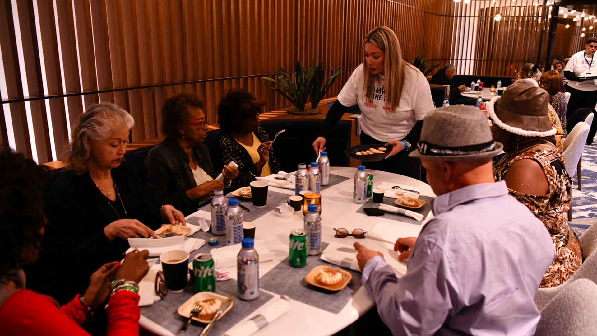 Gallery | Teamwork at the Table (11.21.24) | LA Clippers