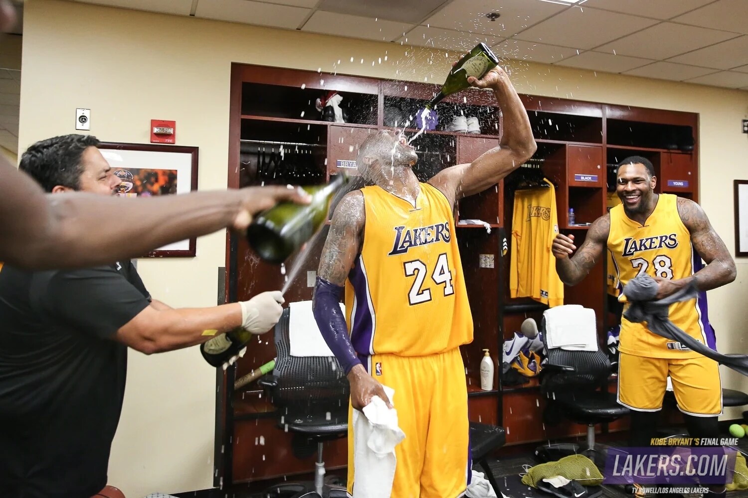 kobes last shoes