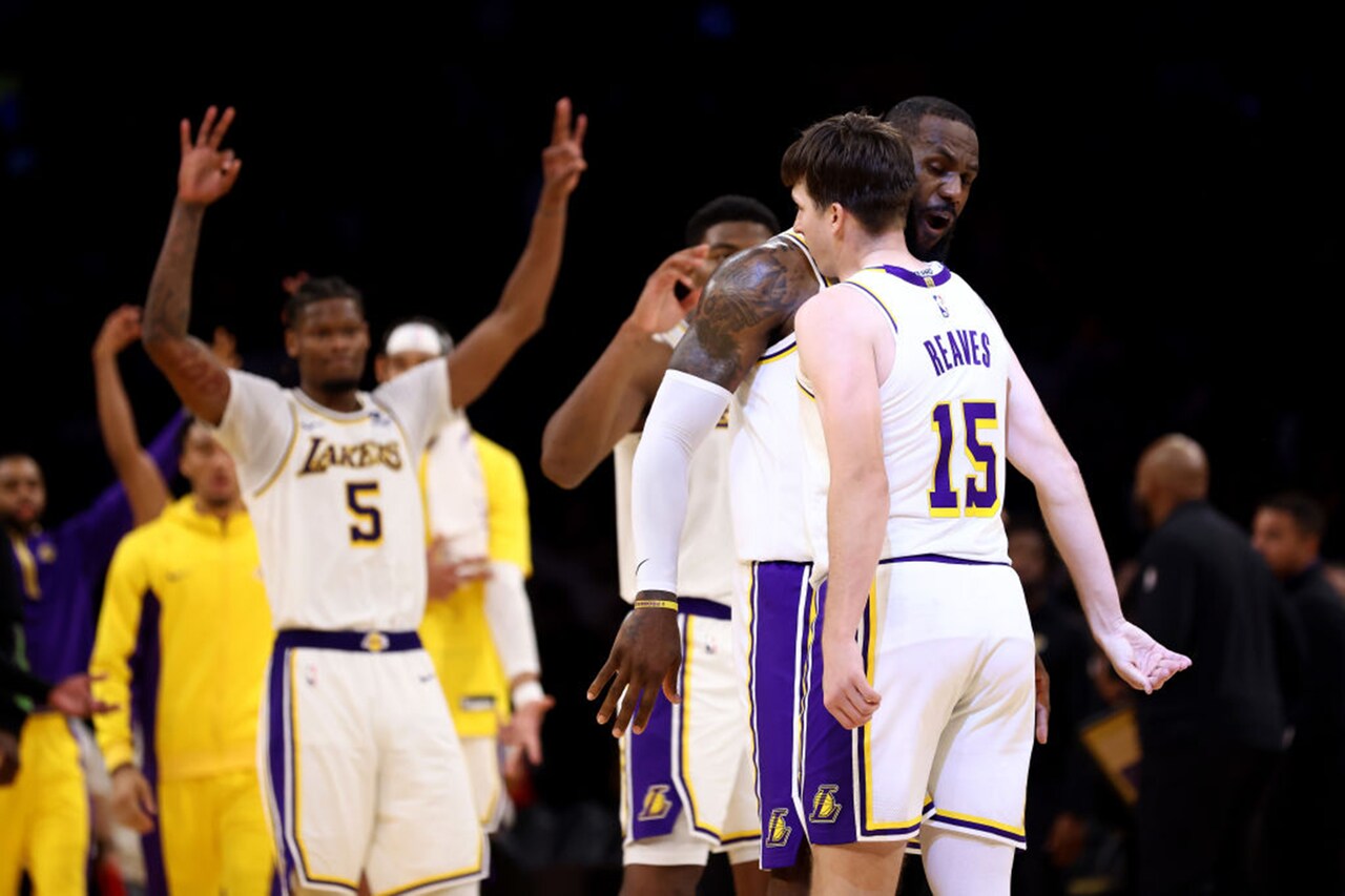 Detailed Lakers 124-116 Rockets (19 Mar, 2026) Game Recap Wallpaper for Desktop