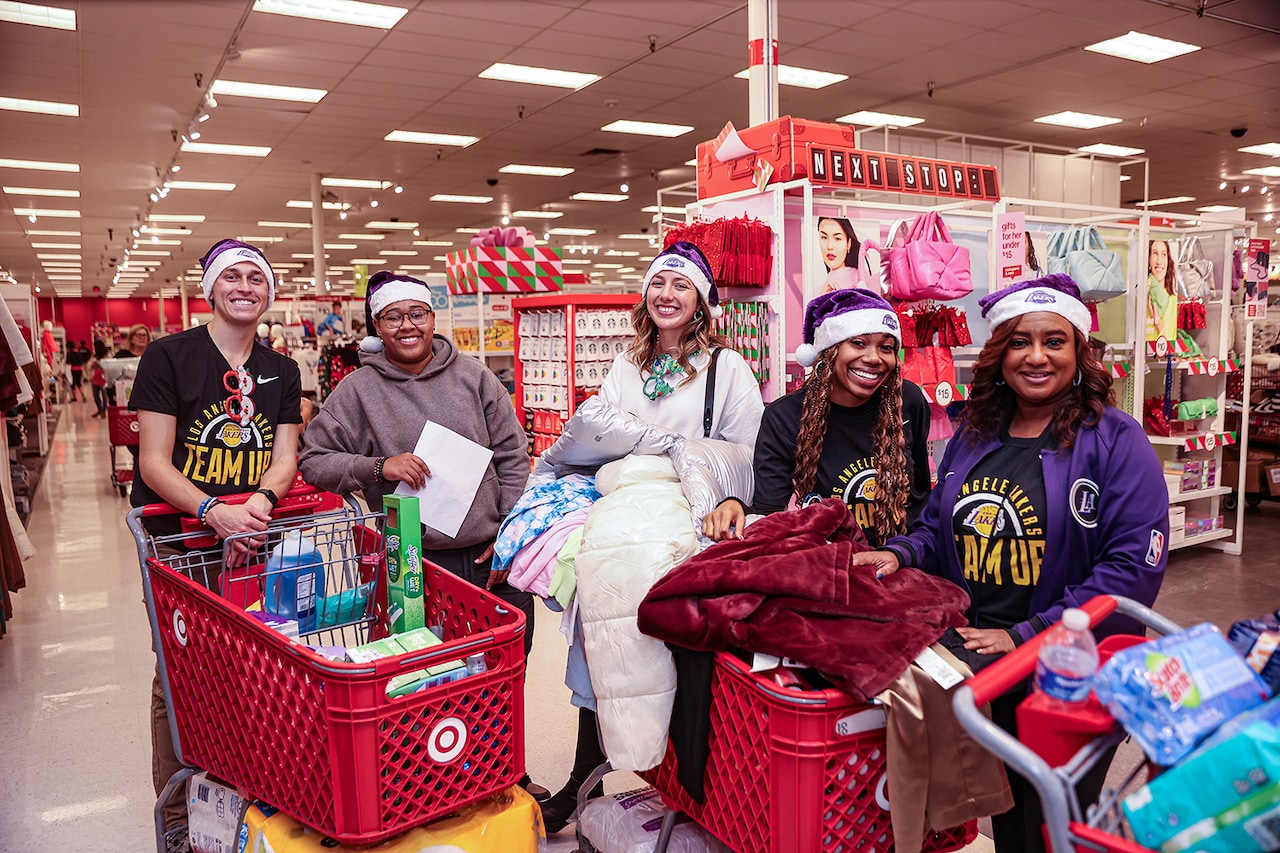 Photos: Lakers TEAM UP with School on Wheels for Holiday Shopping 2023