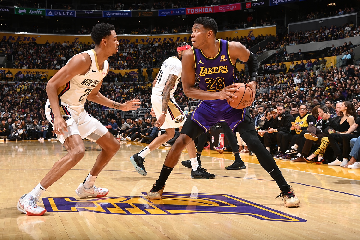 Photos: Lakers vs Pelicans (02/09/24) Photo Gallery | NBA.com