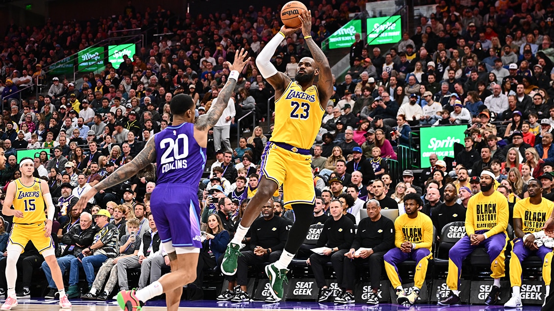 スポーツ basketball lakers Magic Stun Dwight Howard and Lakers in Reunion - The New York Times