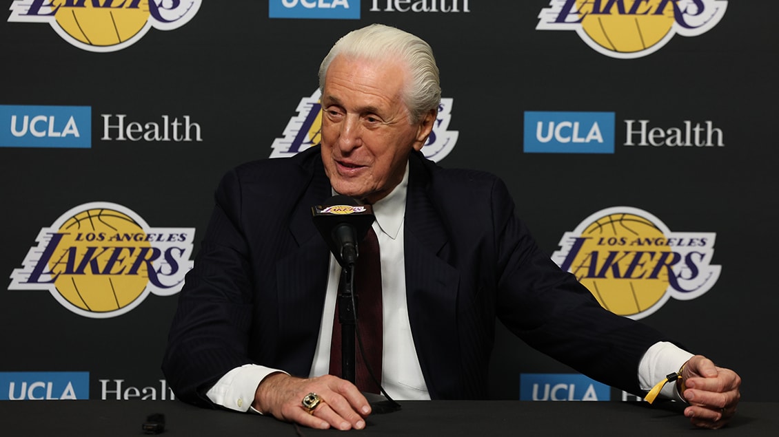 lakers showtime trophy ring banner