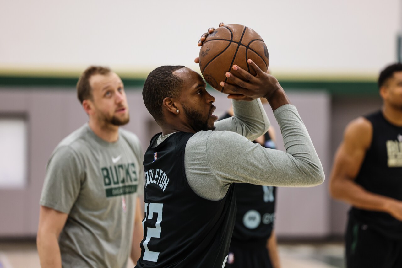 In Photos: Bucks Shootaround Ahead of Matchup Against the Warriors ...