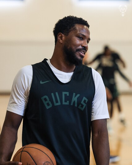In Photos: Bucks practice in Los Angeles | Milwaukee Bucks