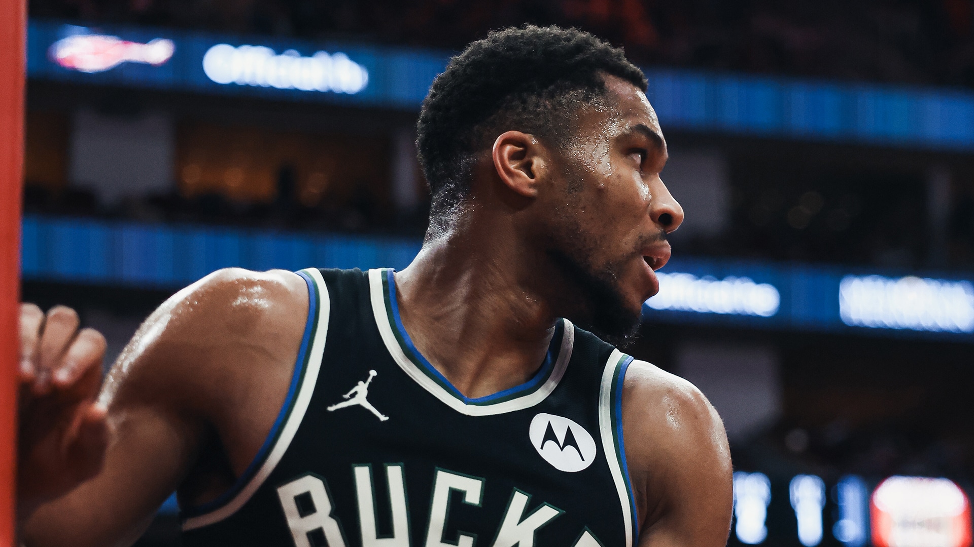 Highlights: Giannis Antetokounmpo scores 27 points vs Rockets