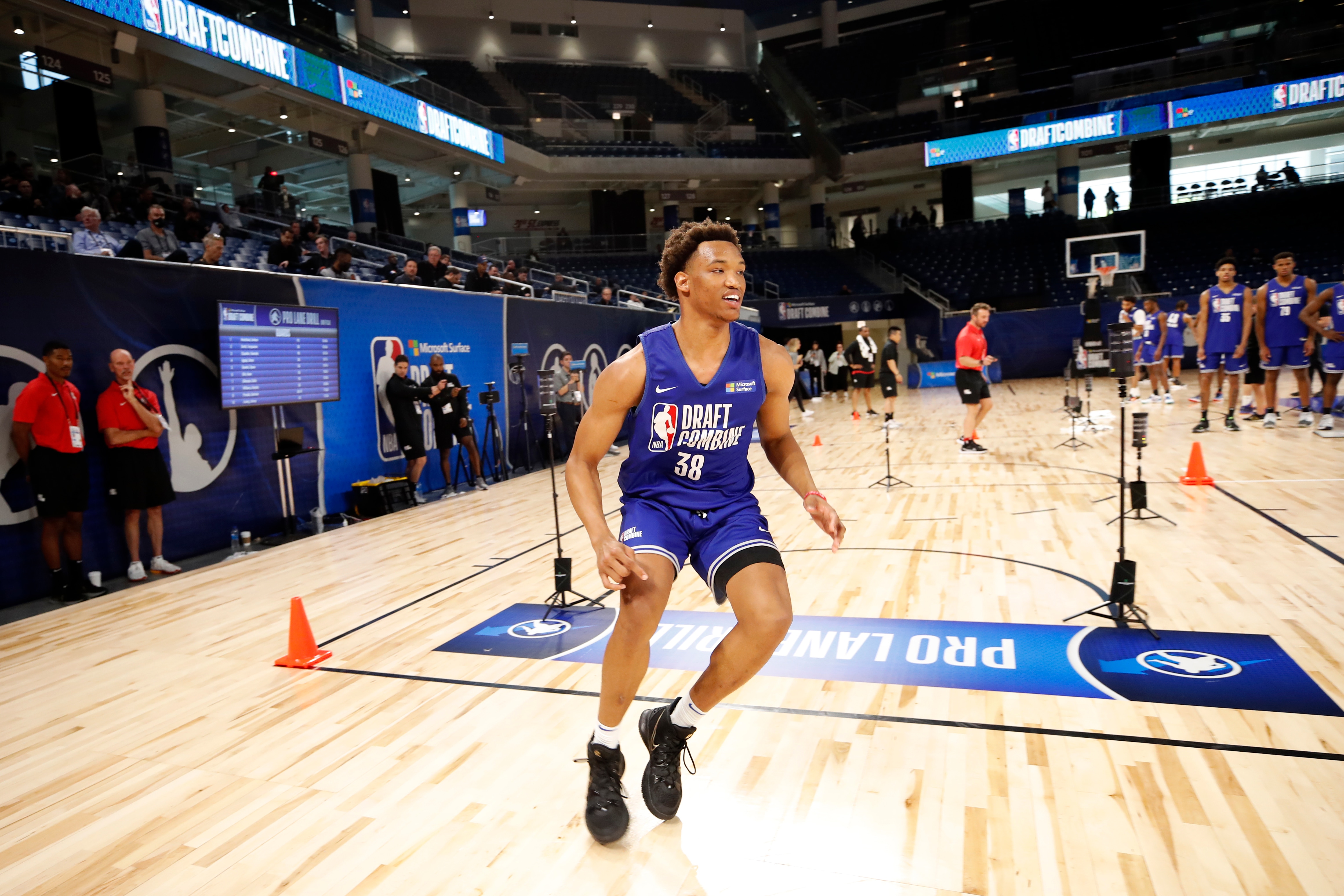 Pics of the Pick Wendell Moore Jr. Photo Gallery
