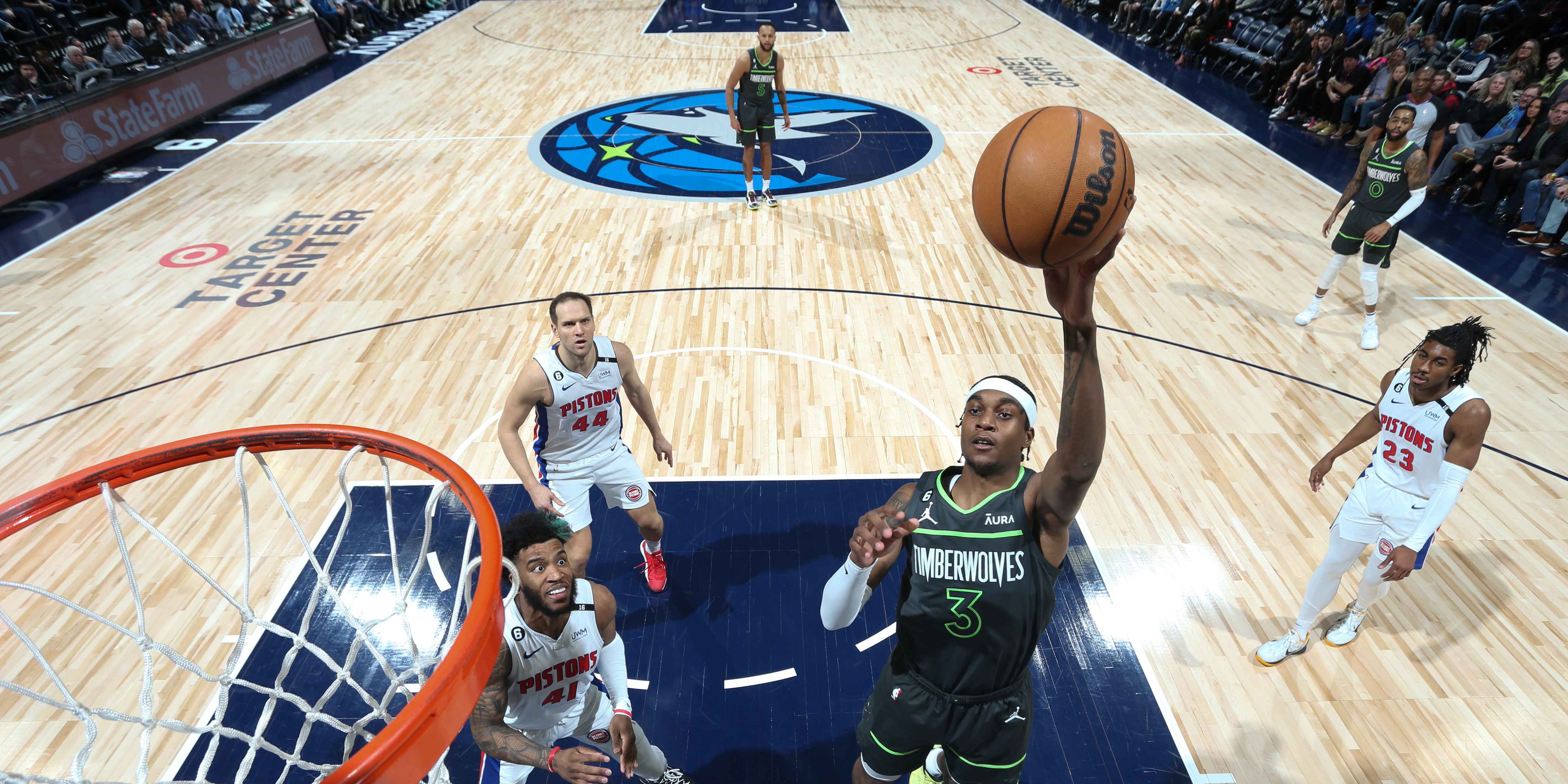 Wolves Fall To Pistons On New Year's Eve