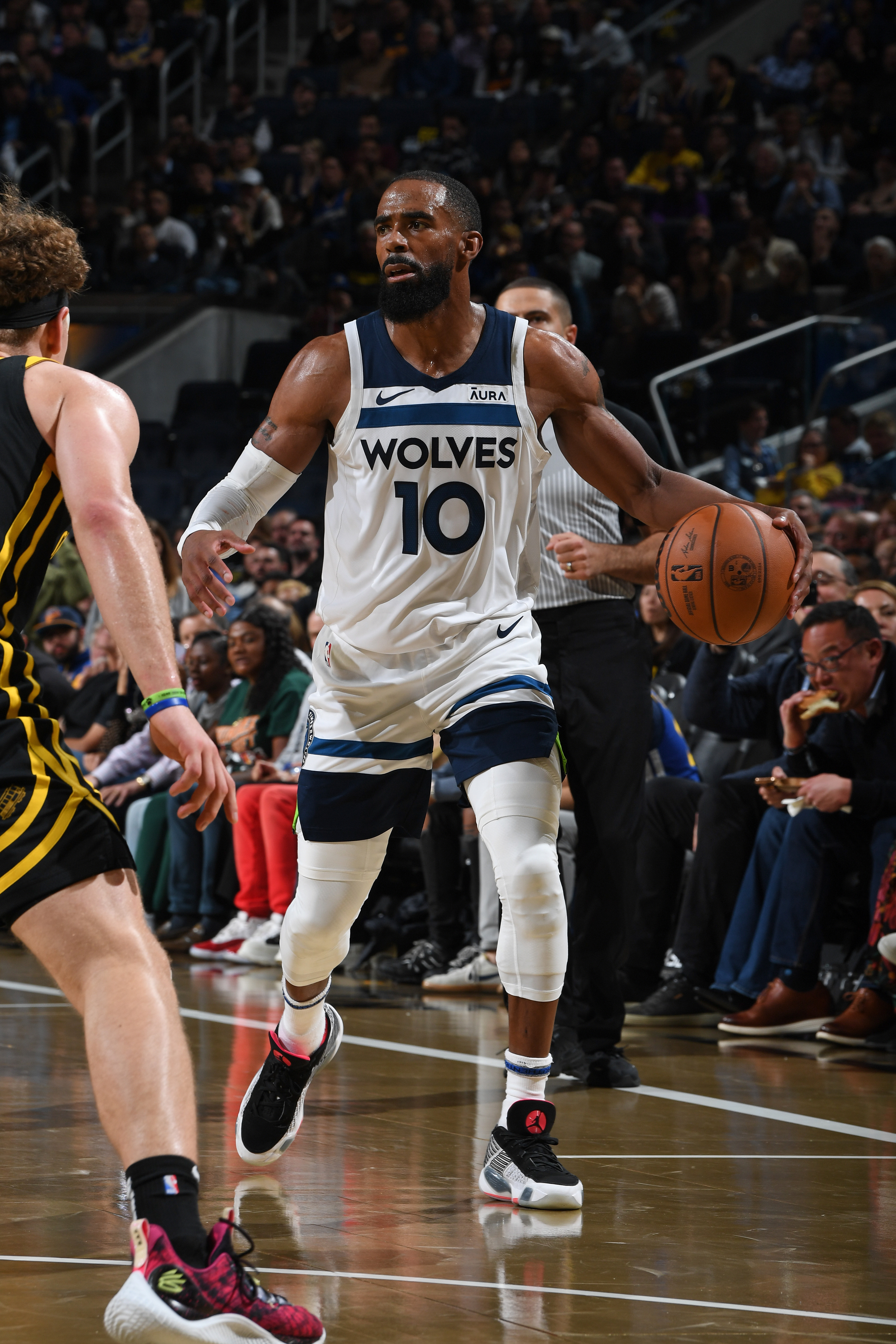 Go Wolvesnba Wolves Pics: Wolves Defeat Warriors In Second In-Season Tournament Game ...
