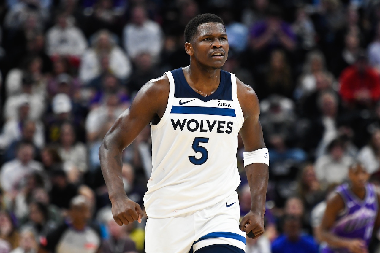Edwards scores 32 points, leads Timberwolves to 114-104 win at Utah ...
