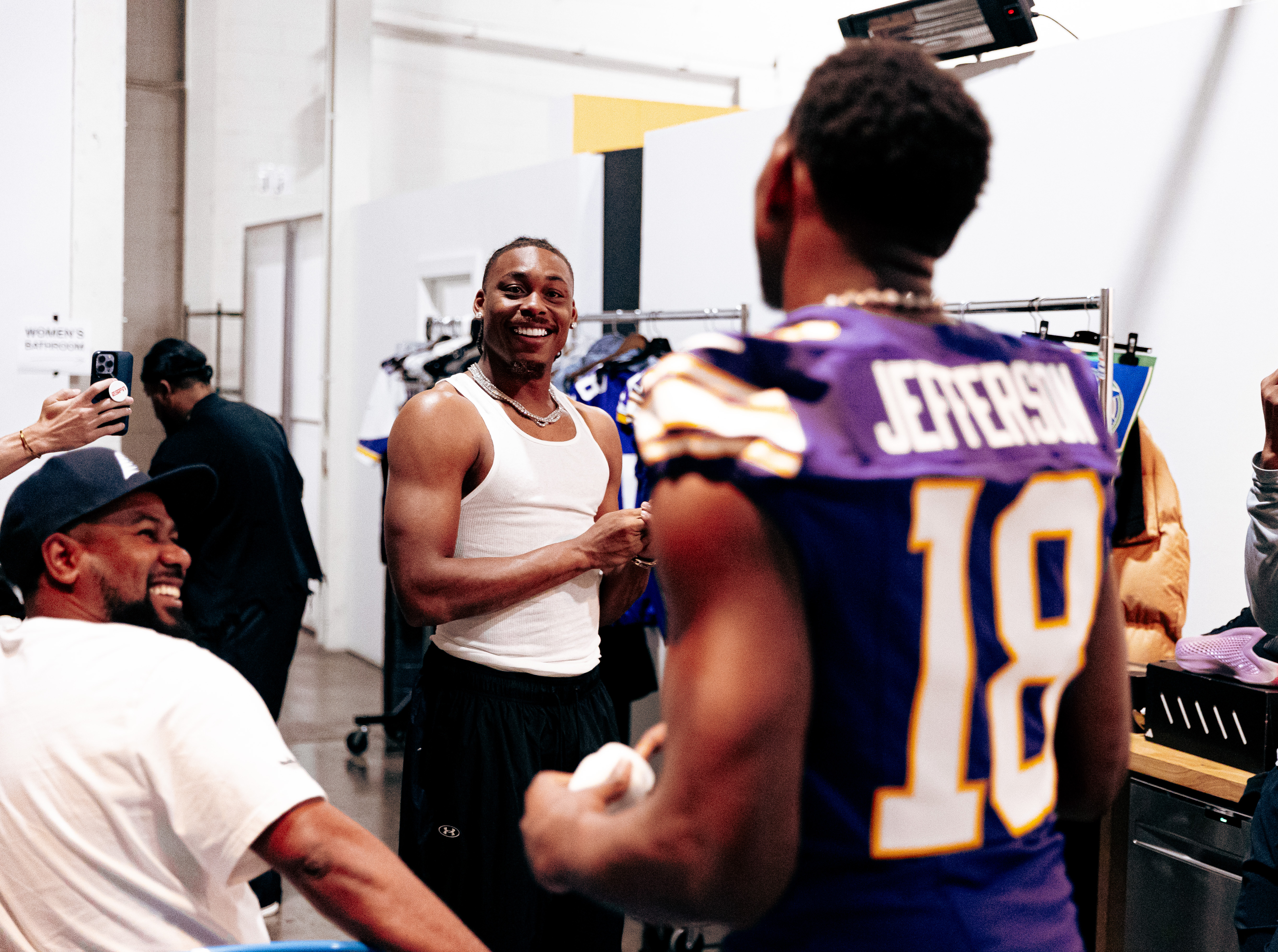 Espn Just In Wolves Pics: Behind-The-Scenes ESPN Cover Shoot with Anthony Edwards ...