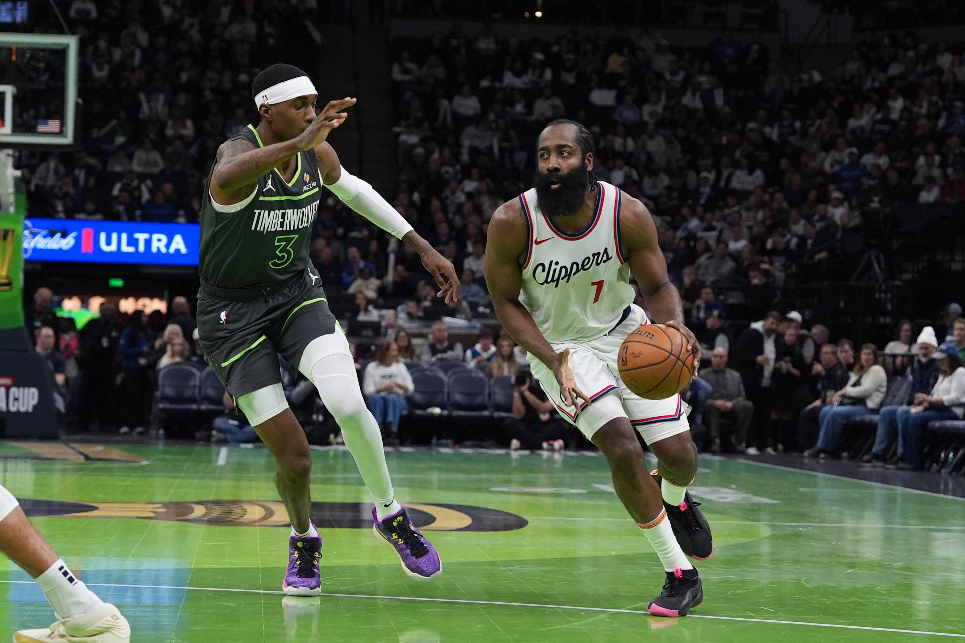 Wolves Pics: Wolves Take Victory Over Clippers, 93-92 | 11.29.24