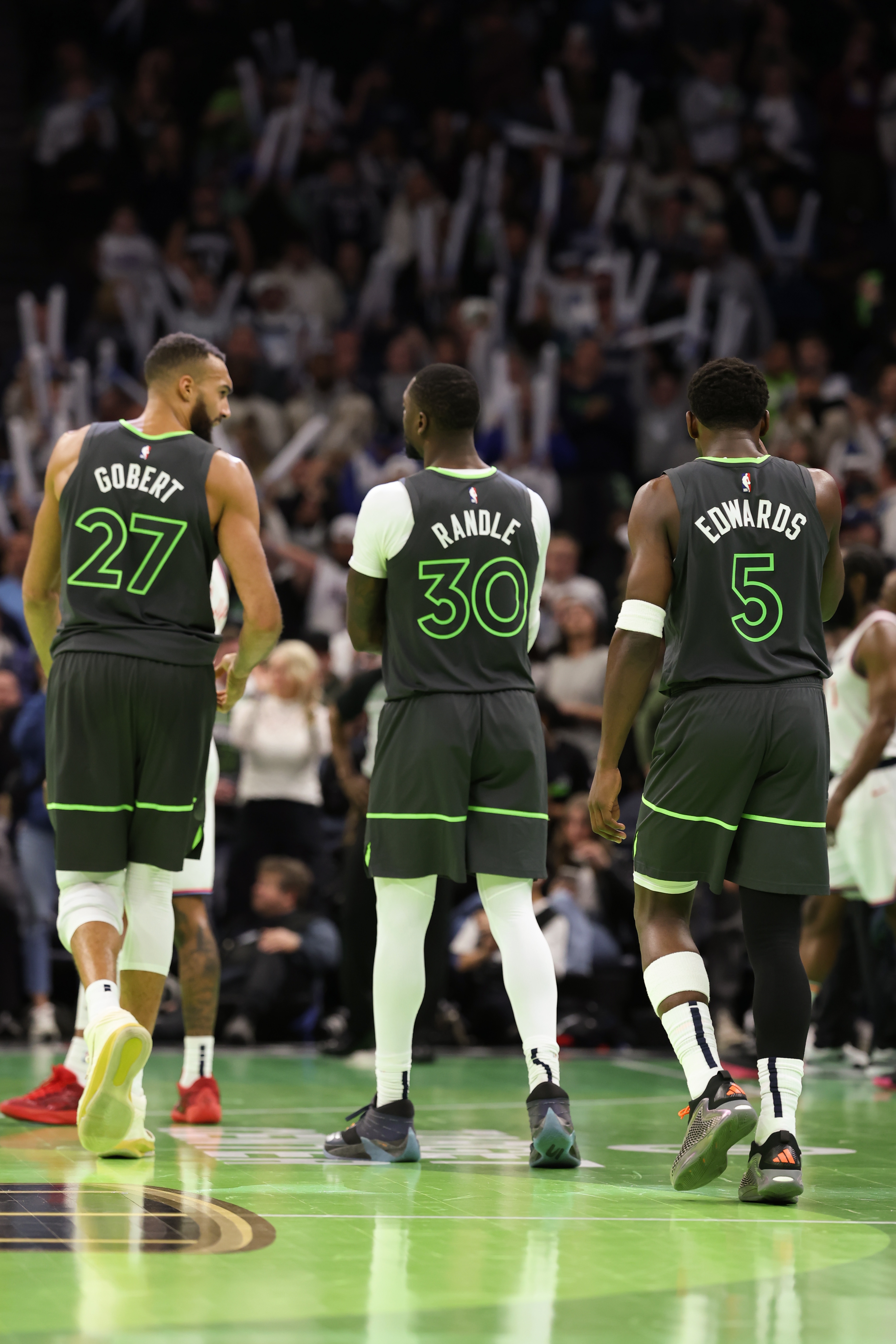 Wolves Pics: Wolves Take Victory Over Clippers, 93-92 | 11.29.24