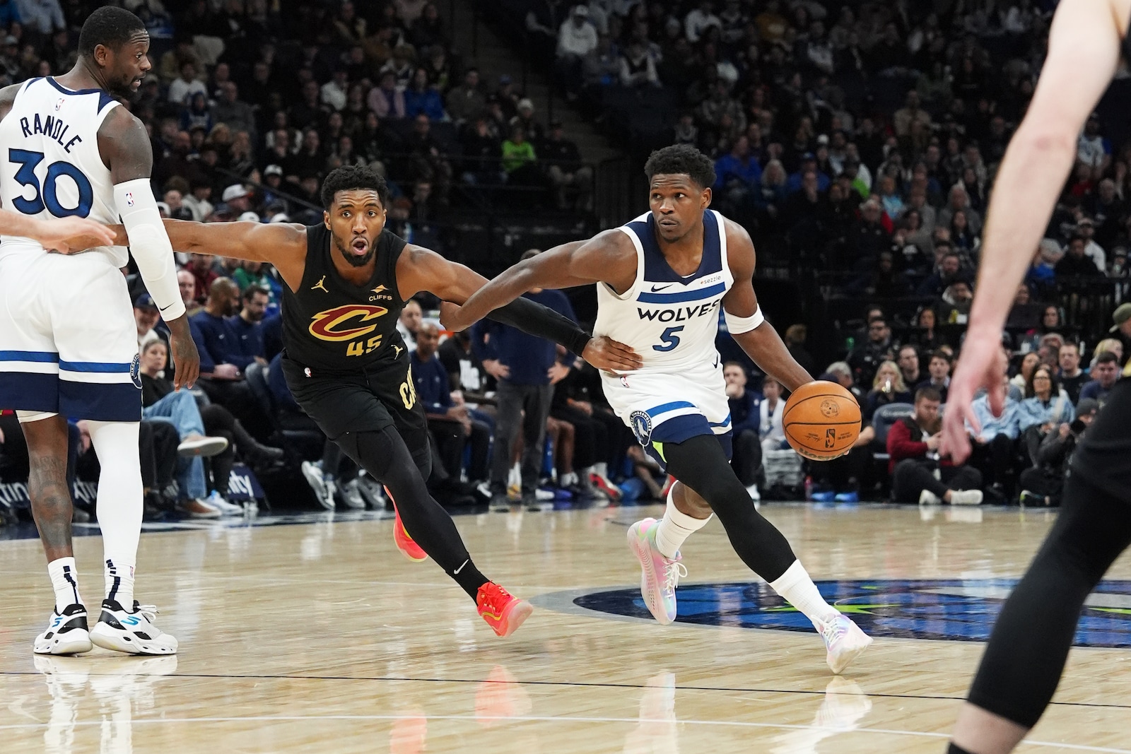 הטימברוולבס נגד הקאבס במשחקי חמישי / תומר שנאן