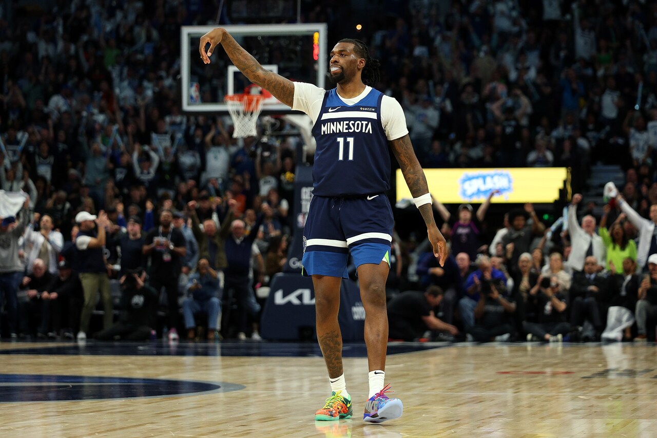 Wolves Pics: Wolves Beat Lakers In Game 3, 116-104 | 04.25.25 ...